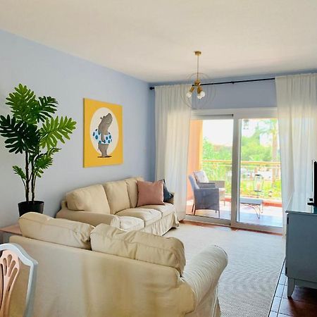 101 Hippo Apartment In Popular Regina Gardens Paphos Exterior foto