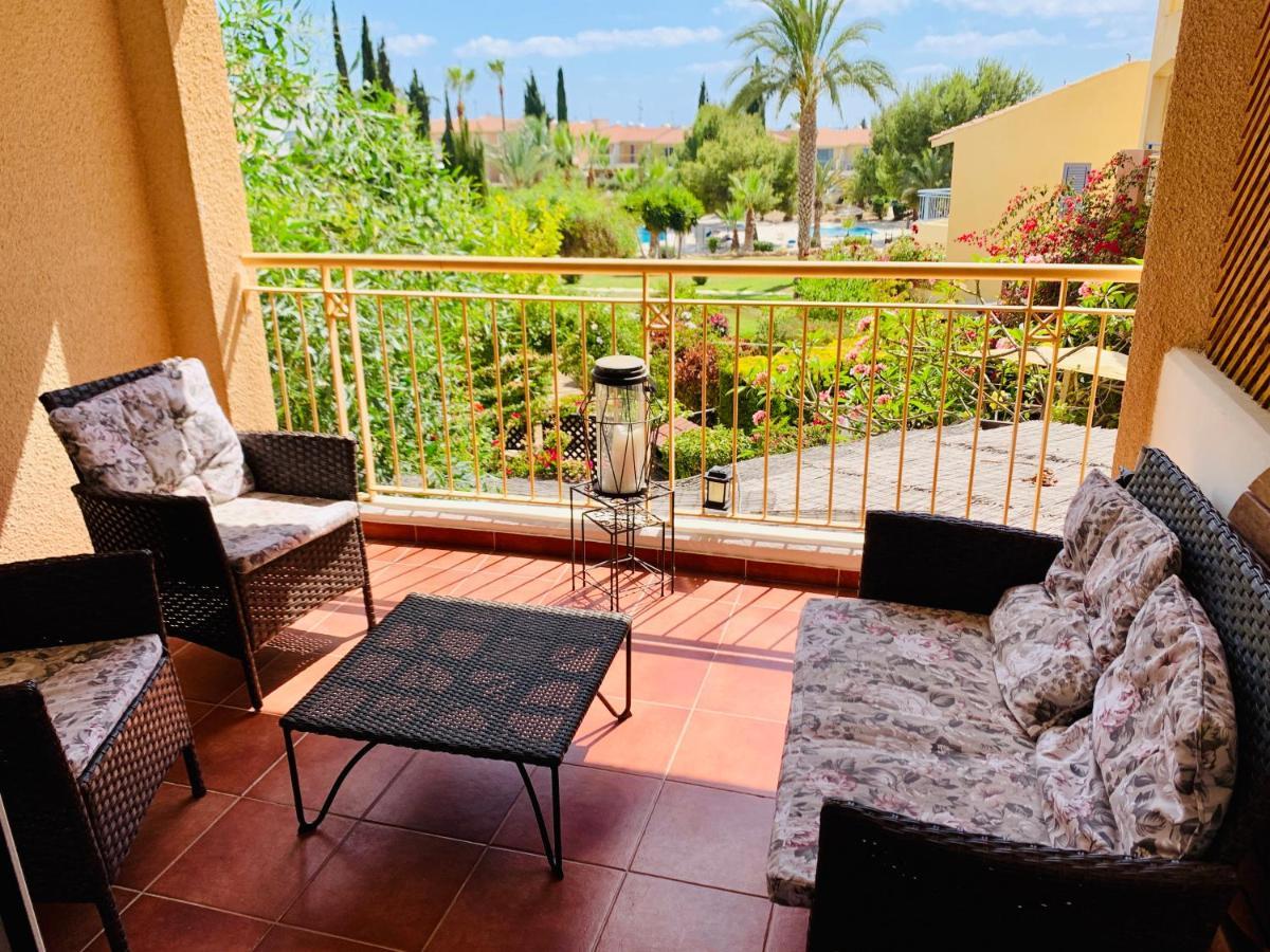 101 Hippo Apartment In Popular Regina Gardens Paphos Exterior foto
