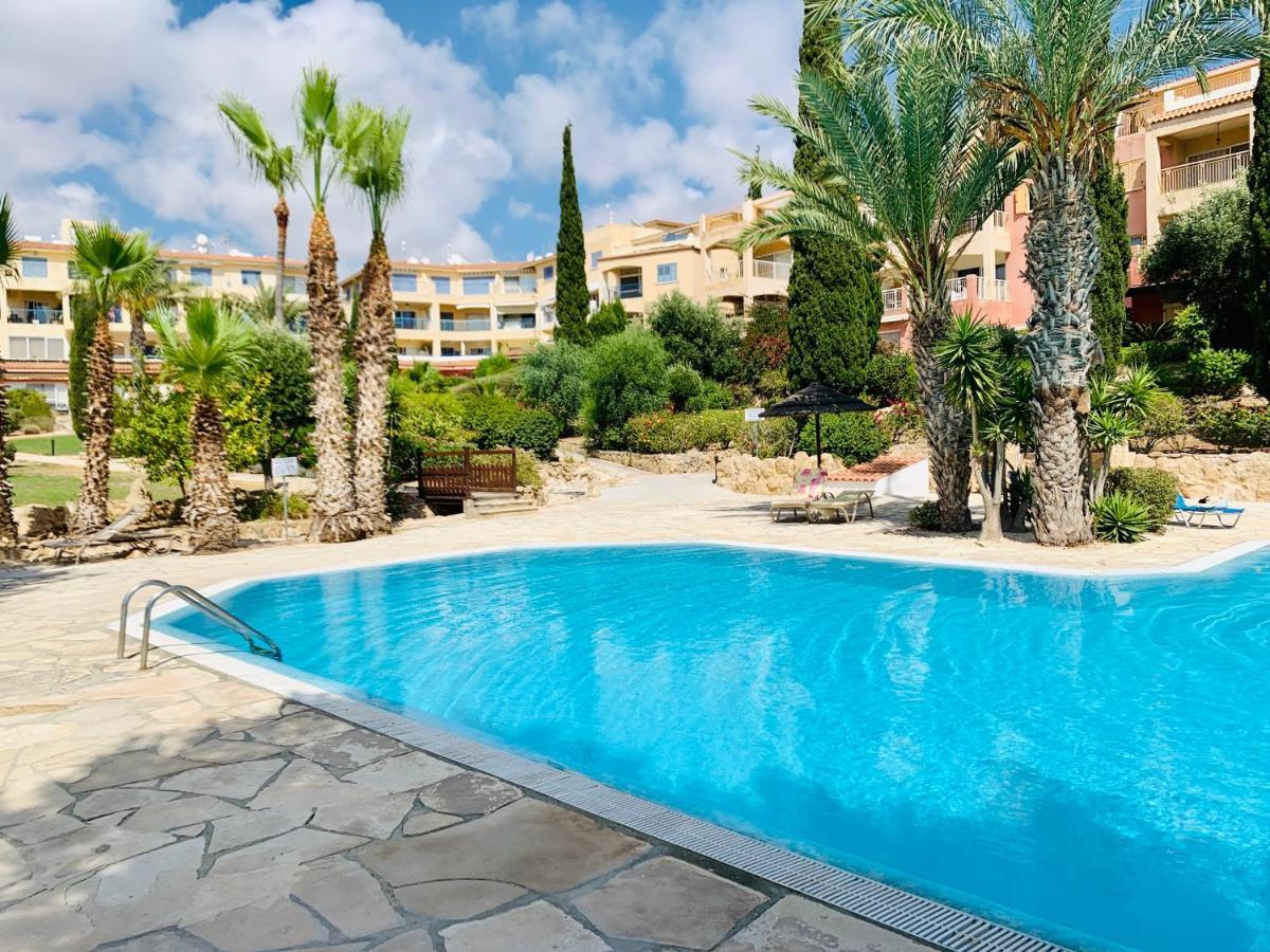 101 Hippo Apartment In Popular Regina Gardens Paphos Exterior foto