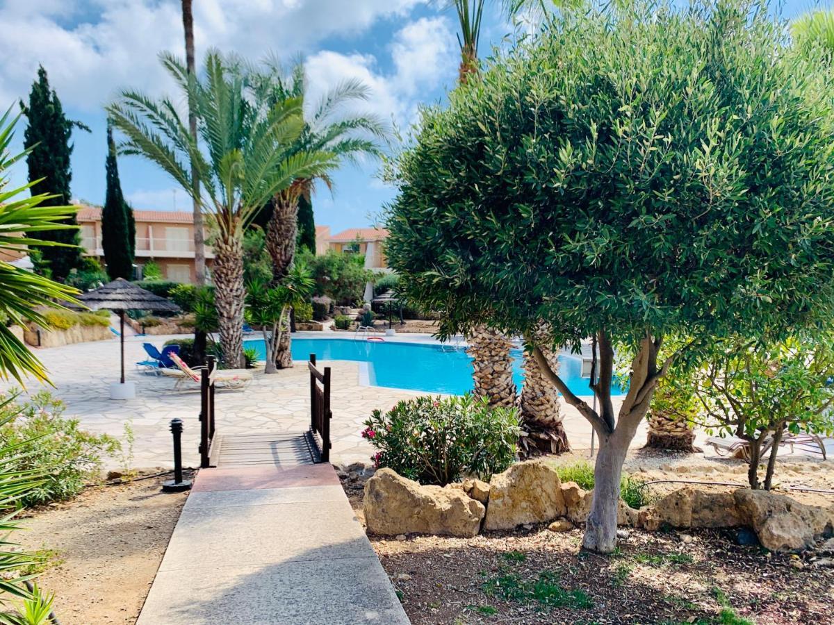 101 Hippo Apartment In Popular Regina Gardens Paphos Exterior foto